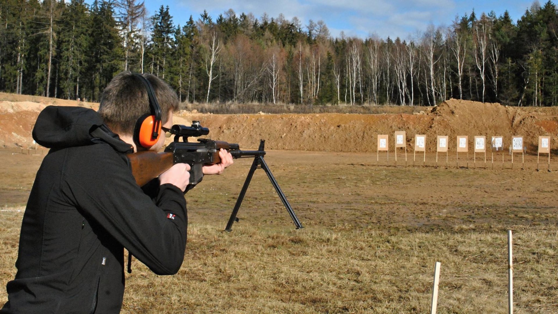 meet_ondrej_sh_range.jpg